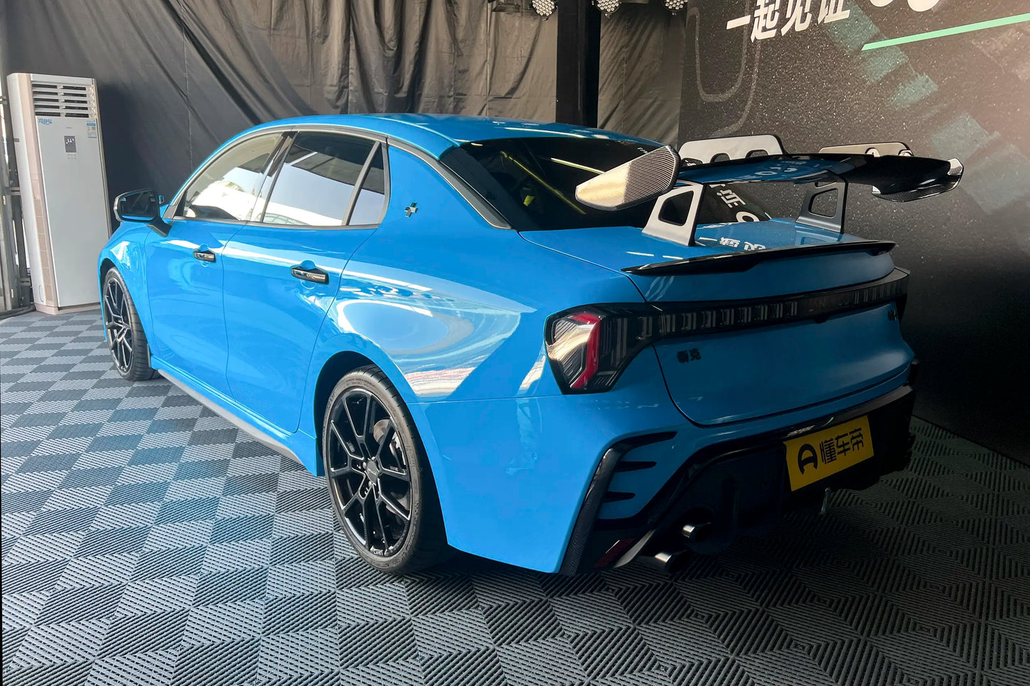 Lynk & Co 03 2023 03+ TCR Cyan FWD Edition