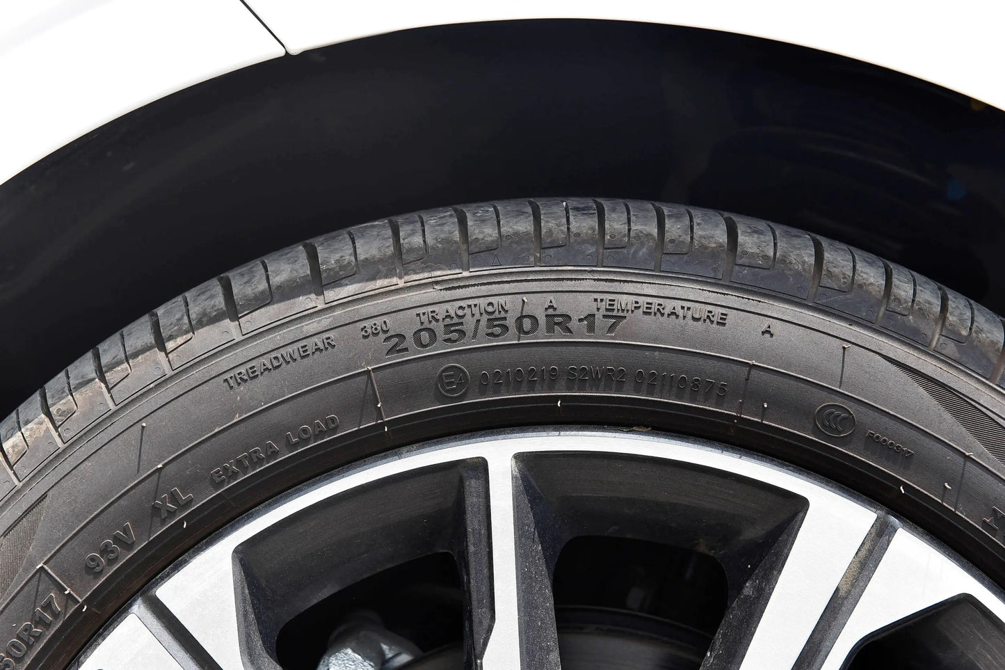 Emgrand 2024 4th Generation 1.8L DHT Pure Edition