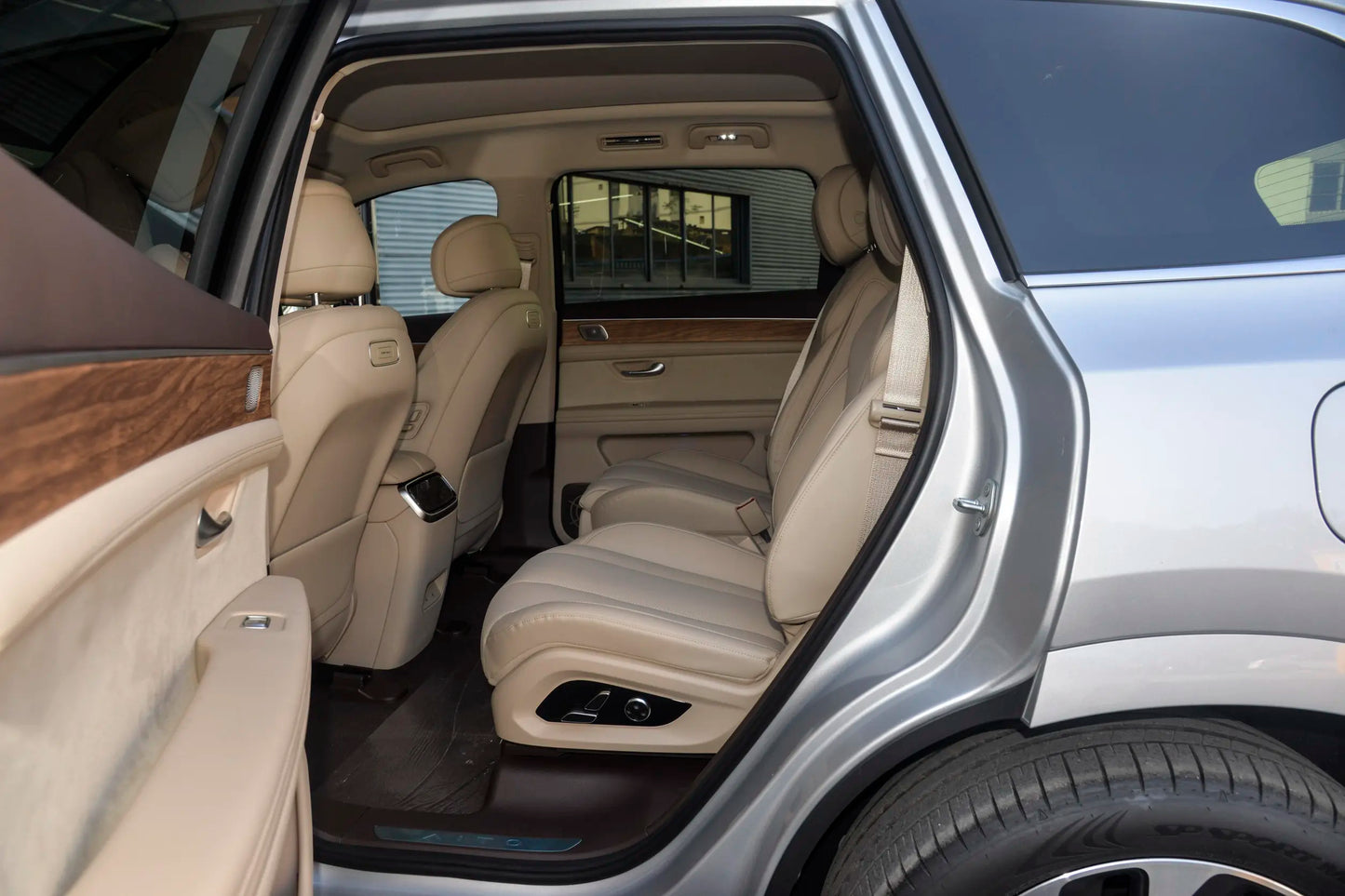 AITO M7 2024 Plus 6-Seater RWD Version
