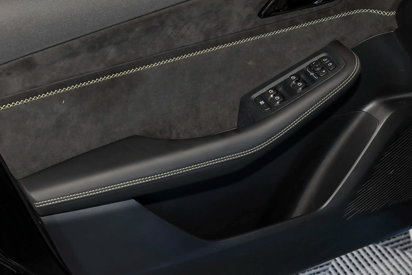 Lynk & Co 03 2023 03+ TCR Cyan FWD Edition