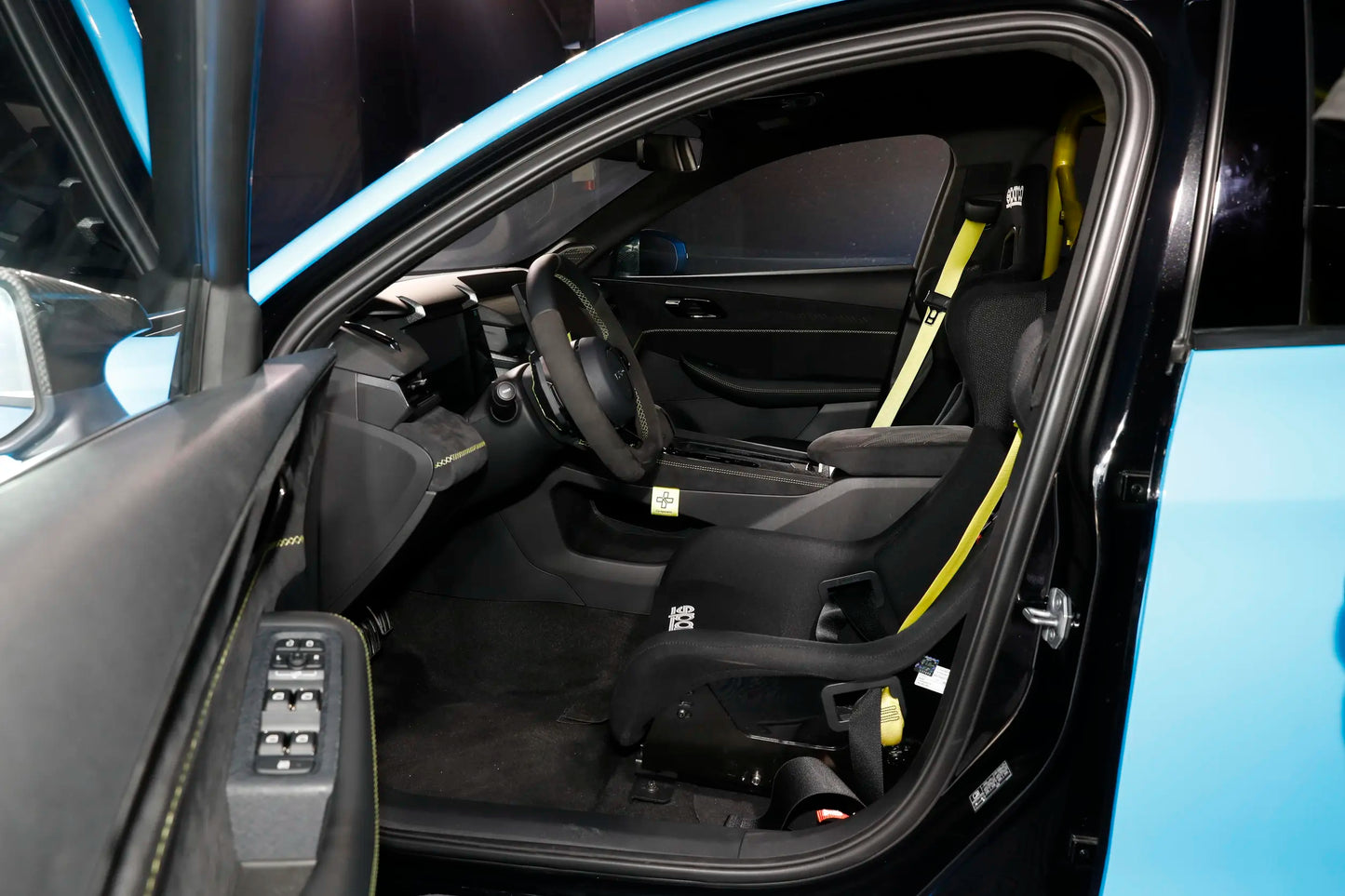 Lynk & Co 03 2023 03+ TCR Cyan FWD Edition